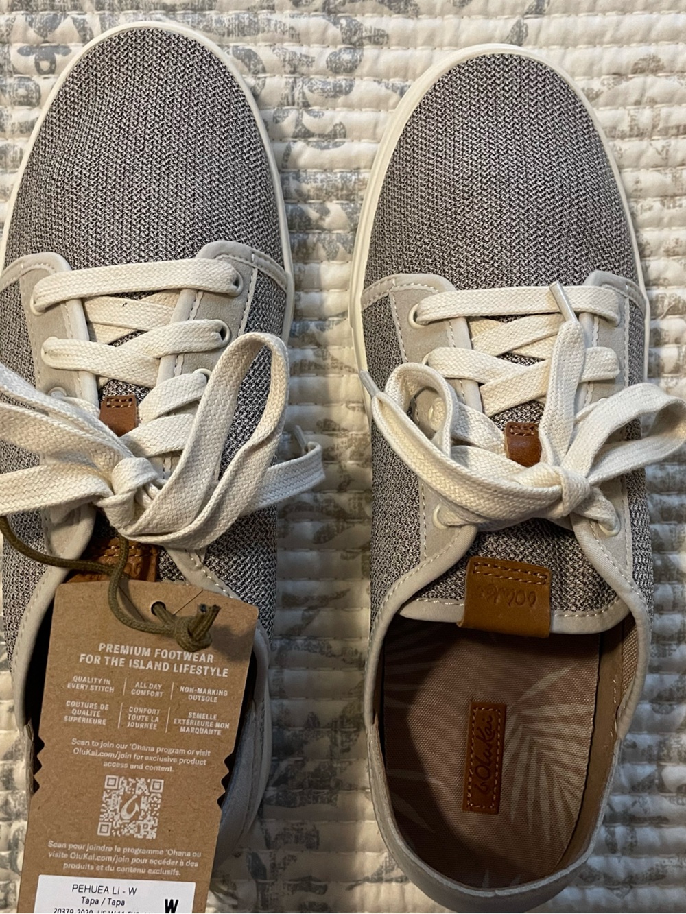 OluKai Pehuea Li W Casual Sneakers in Taupe and Off-White